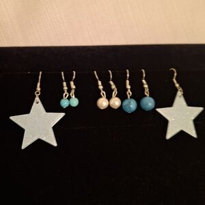 4 Pairs Of Blue And White Dangle Earrings